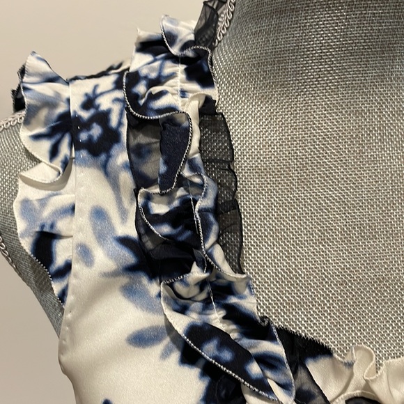 Top - Picture 3 of 11